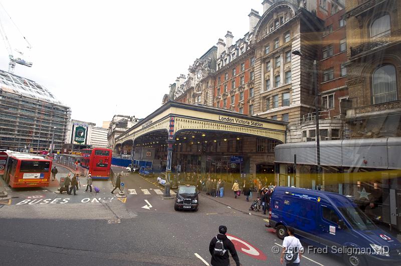 20090410_115723_D3 P1.jpg - Victoria Station